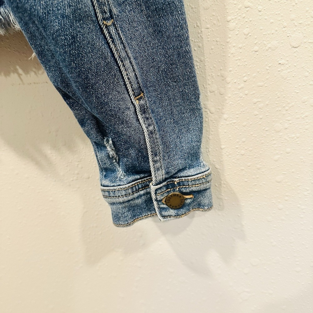 Just‎ USA Boutique Women Distressed Blue Staircase Hem Jean Jacket Button Up-Med - Picture 7 of 13